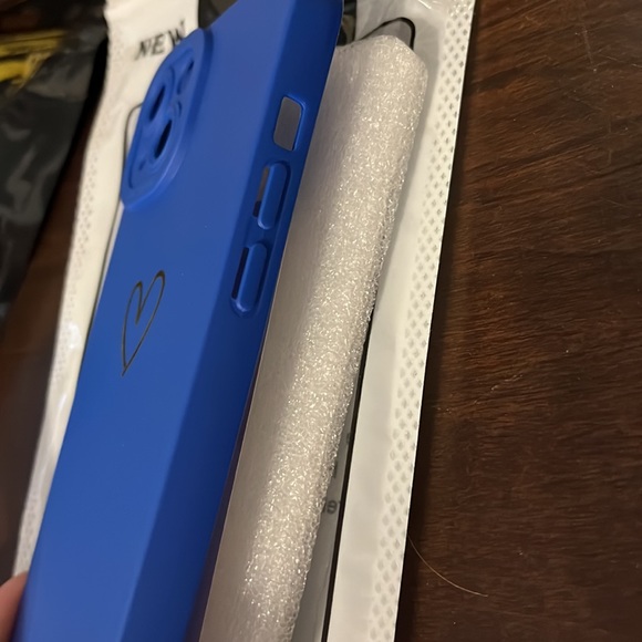 iPhone 13 case - Picture 2 of 5